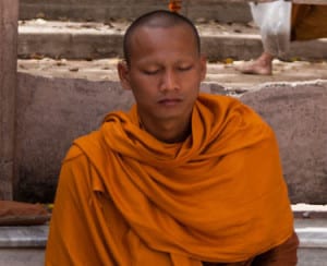 medytujący mnich buddyjski